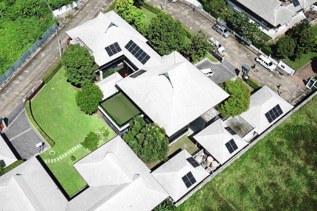 A-bird-eye-view-of-a-multi-building-household-in-Thailand-is-now-solar-powered-using-Hoymiles-microinverters.png