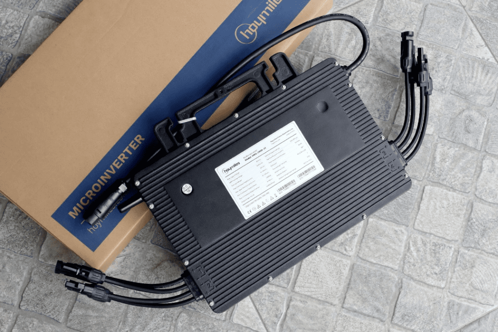 Hoymiles-HMS-2000-4T-microinverter-1024x682.png