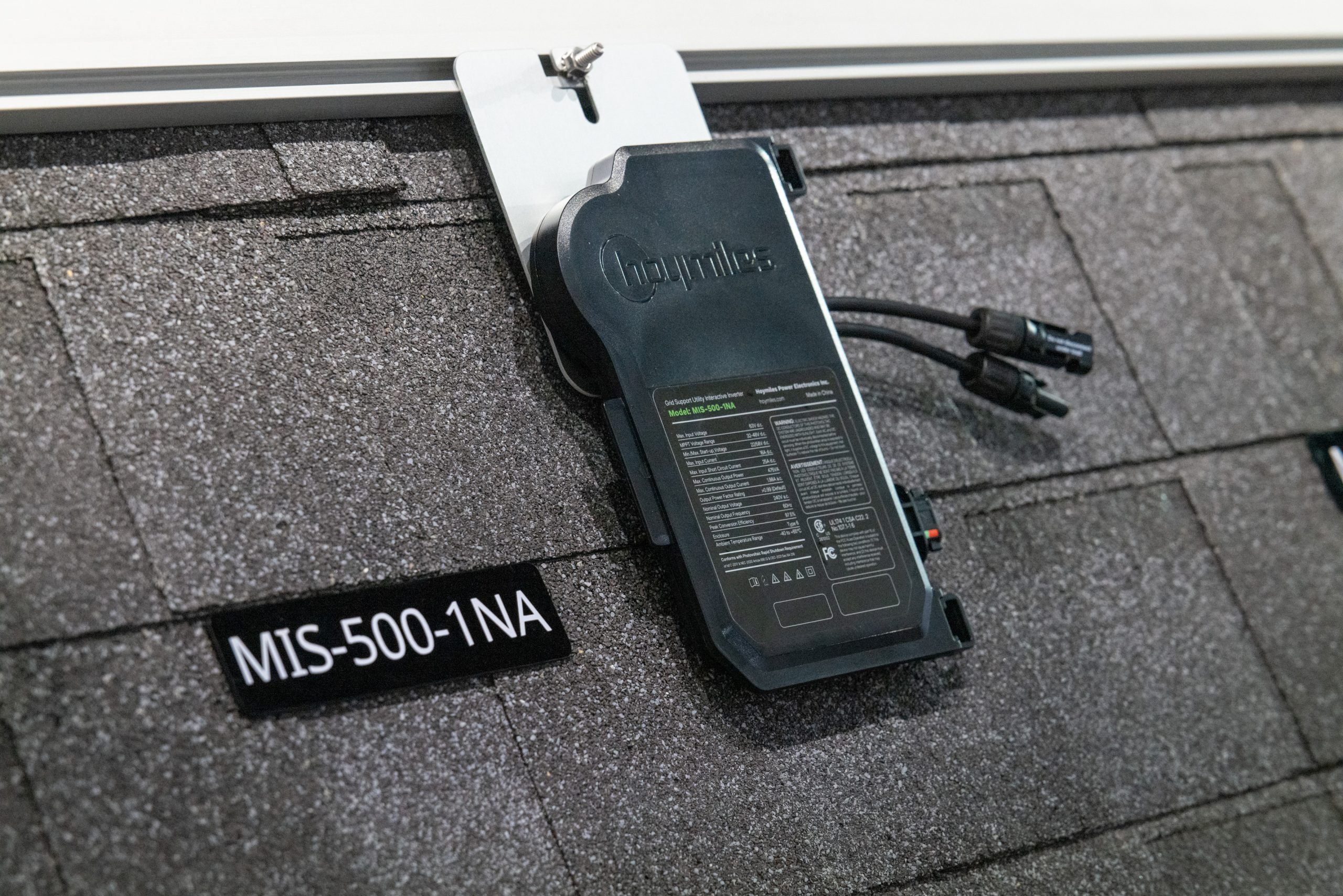Hoymiles-MiS-microinverter-scaled.jpg