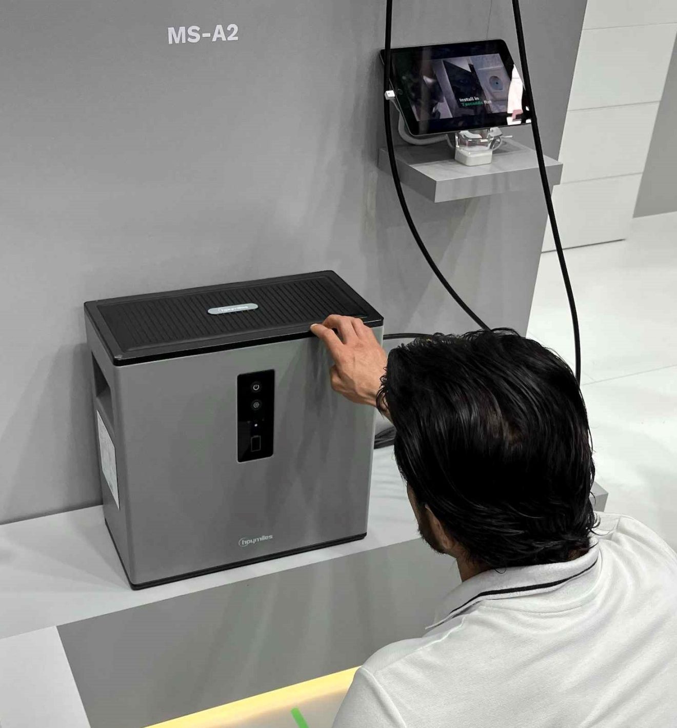 Hoymiles-Worlds-First-AC-coupled-Micro-Storage--1320x1419.jpg