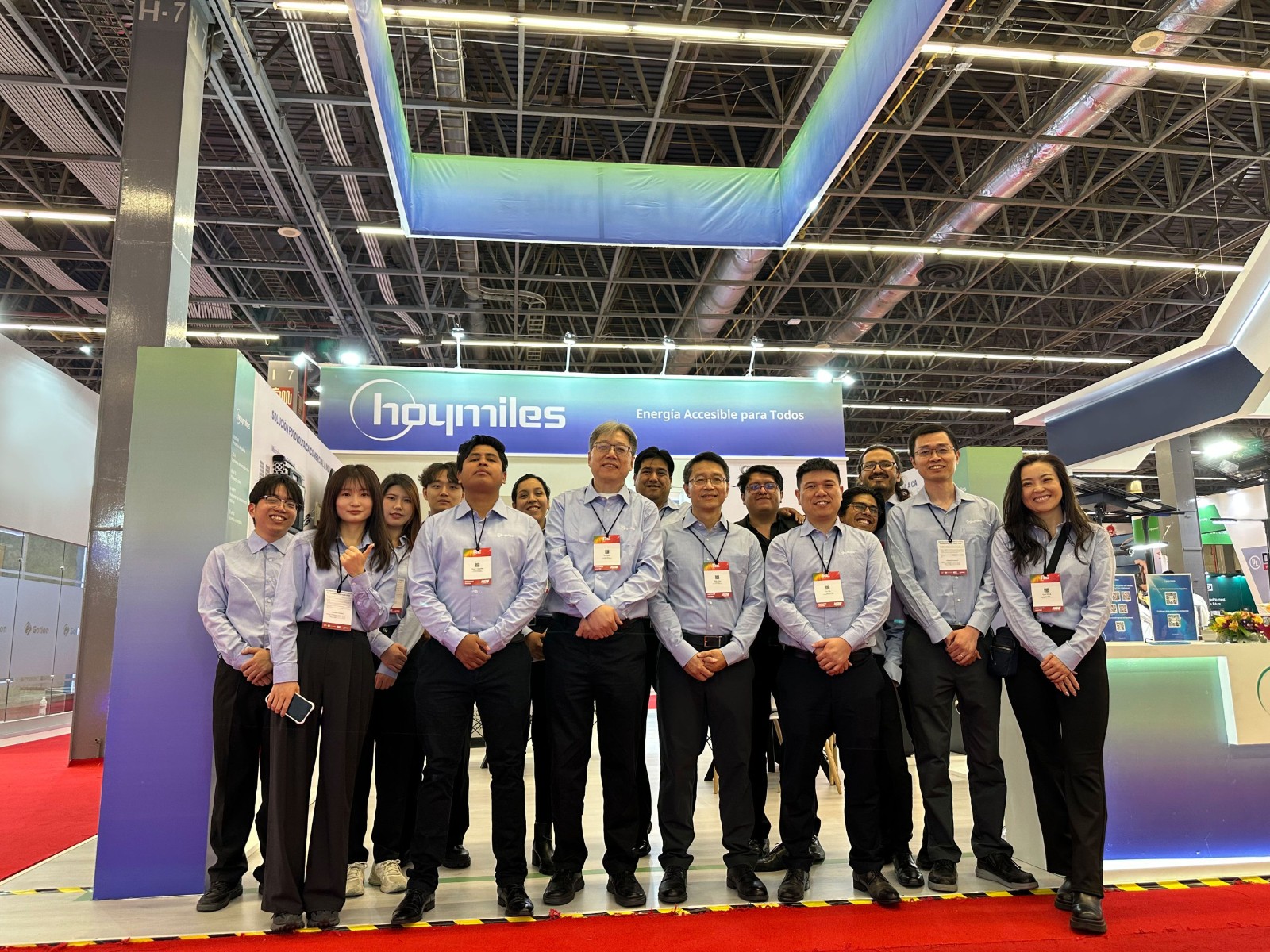 Hoymiles-team-at-RE-Mexico-2025-scaled.jpg