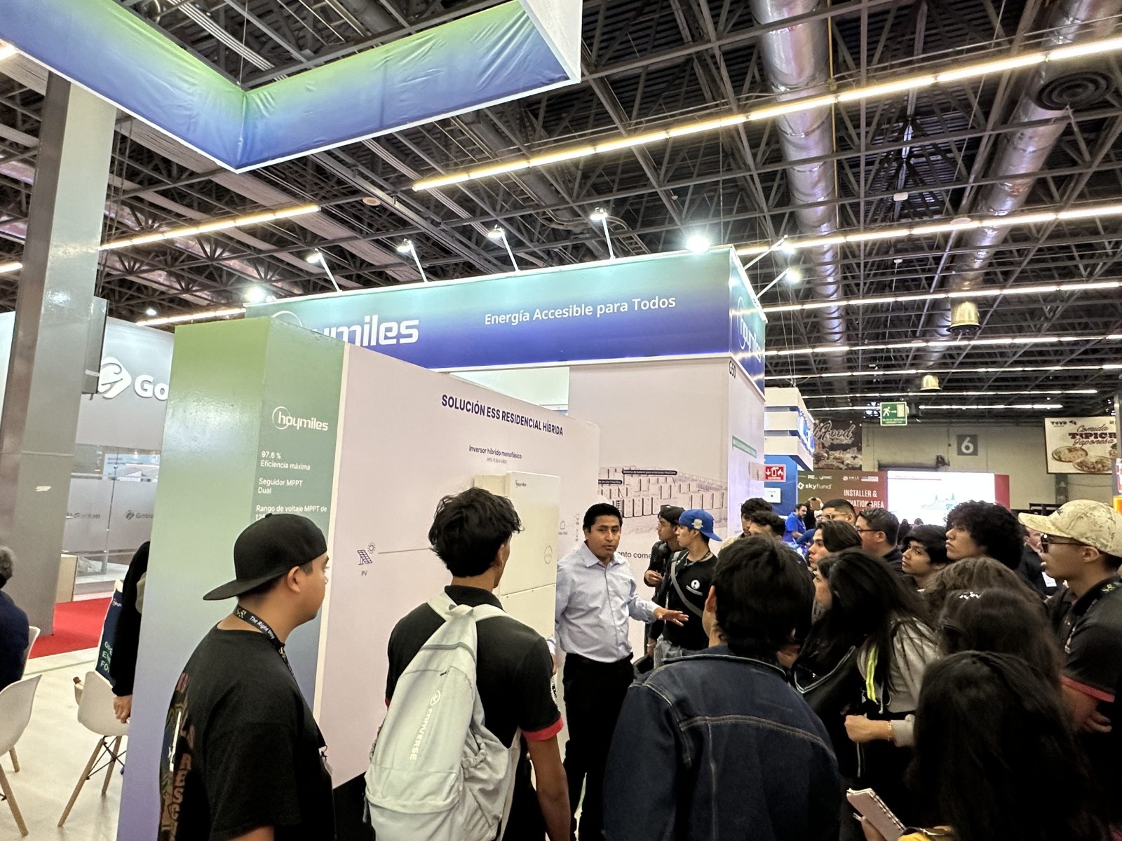 Explaining-Hoymiles-hybrid-inverter-to-visitors2-scaled.jpg