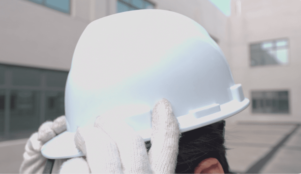 Hoymiles installation safety guide-helmet